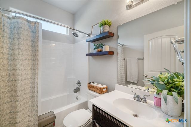 249 Cobble Stone Court, Victoria, TX 77904