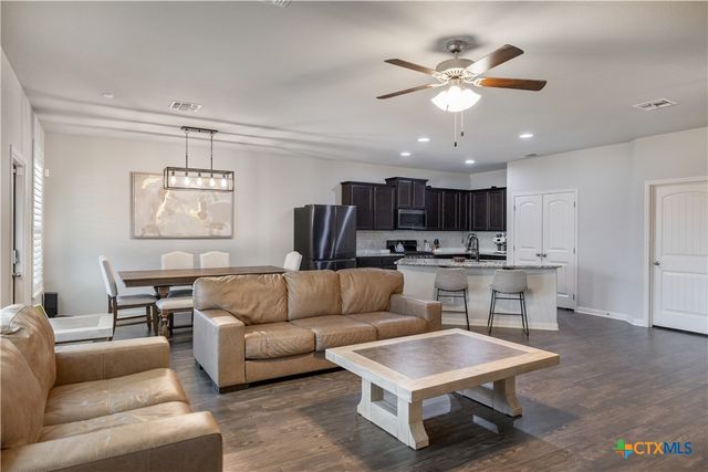 249 Cobble Stone Court, Victoria, TX 77904