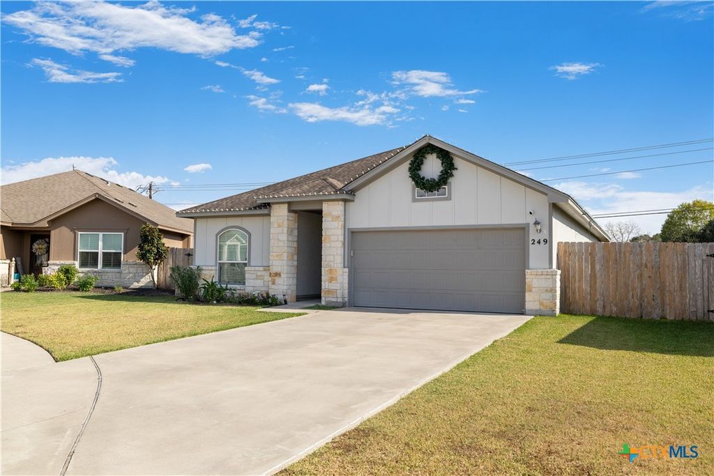 249 Cobble Stone Court, Victoria, TX 77904