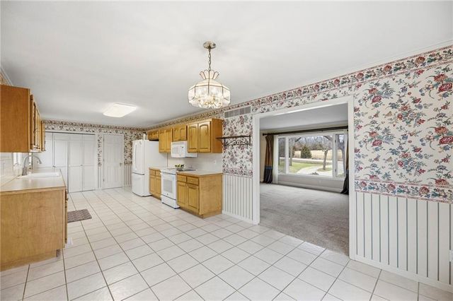 1758 Labette Road, Ottawa, KS 66067