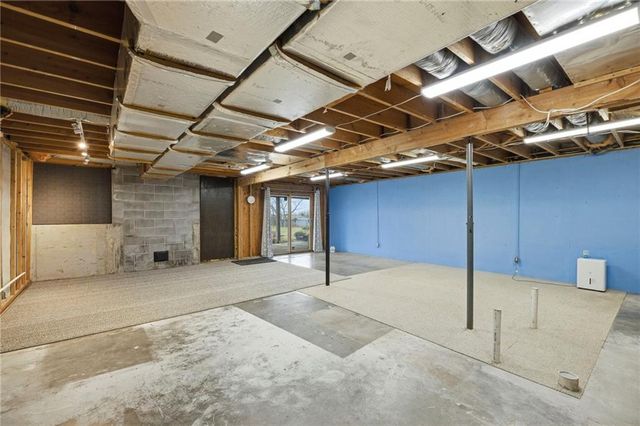 1758 Labette Road, Ottawa, KS 66067