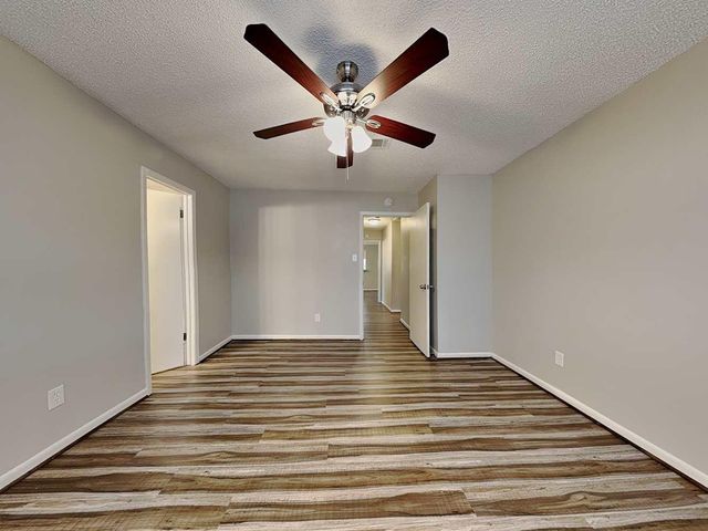 8322 Autumn Willow Drive, Tomball, TX 77375