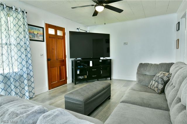 2928 W Liberty Street, Girard, OH 44420