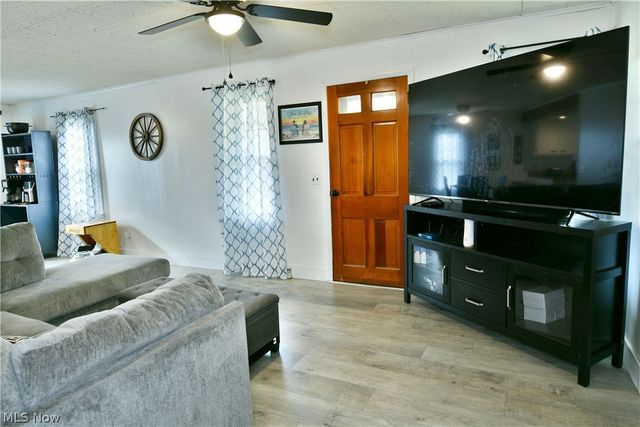 2928 W Liberty Street, Girard, OH 44420