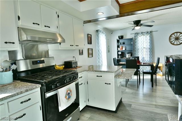 2928 W Liberty Street, Girard, OH 44420