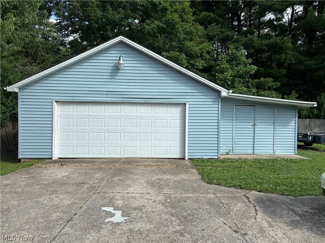 2928 W Liberty Street, Girard, OH 44420