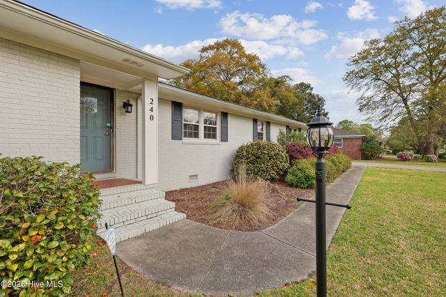 240 Jeb Stuart Drive, Wilmington, NC 28412