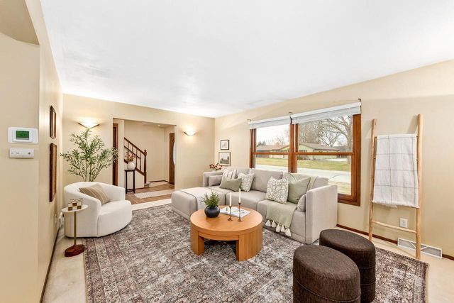 W158N10768 Catskill LANE, Germantown, WI 53022