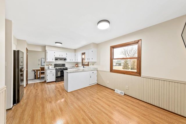 W158N10768 Catskill LANE, Germantown, WI 53022