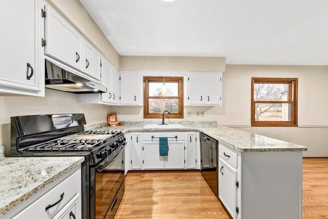 W158N10768 Catskill LANE, Germantown, WI 53022