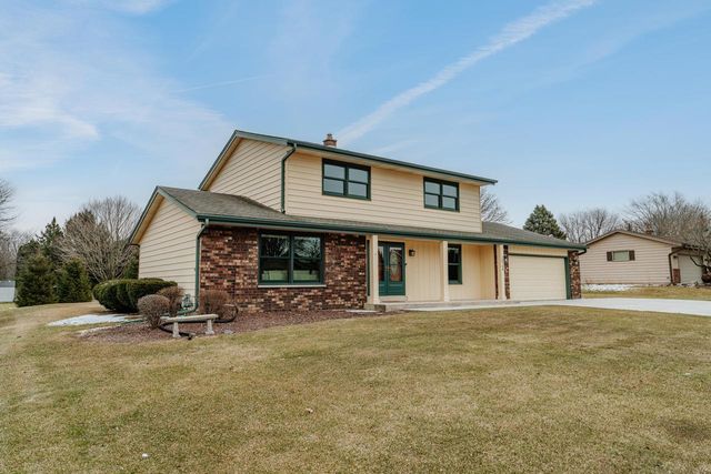 W158N10768 Catskill LANE, Germantown, WI 53022