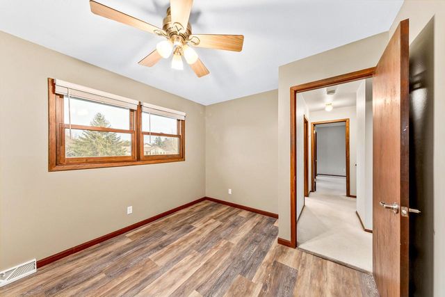 W158N10768 Catskill LANE, Germantown, WI 53022