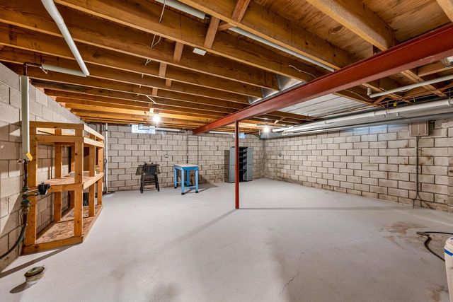 W158N10768 Catskill LANE, Germantown, WI 53022