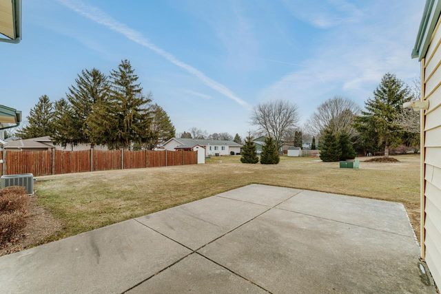 W158N10768 Catskill LANE, Germantown, WI 53022