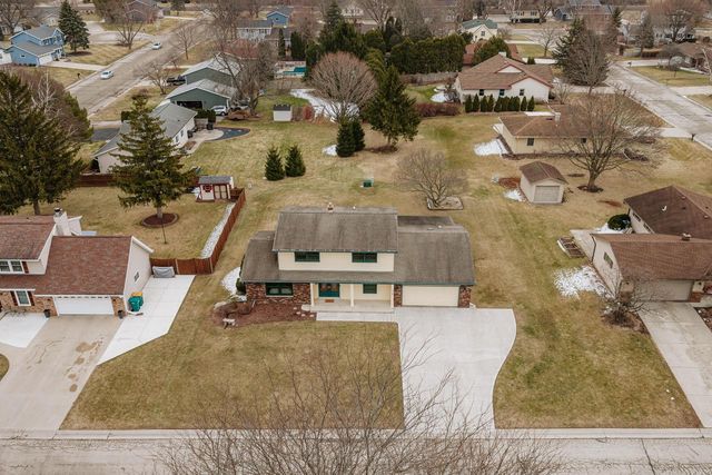 W158N10768 Catskill LANE, Germantown, WI 53022