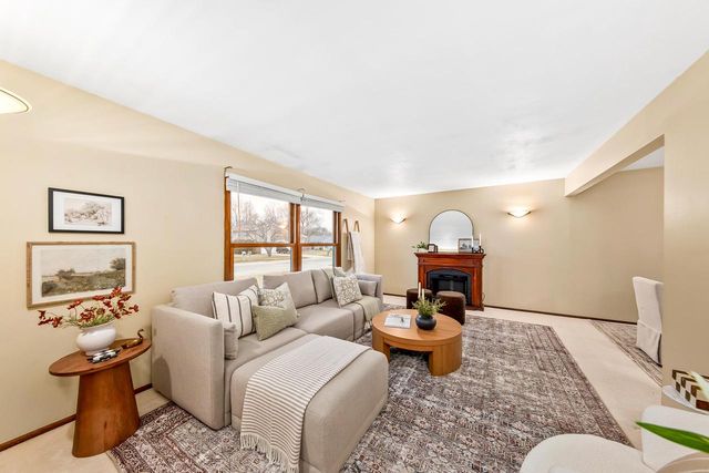 W158N10768 Catskill LANE, Germantown, WI 53022