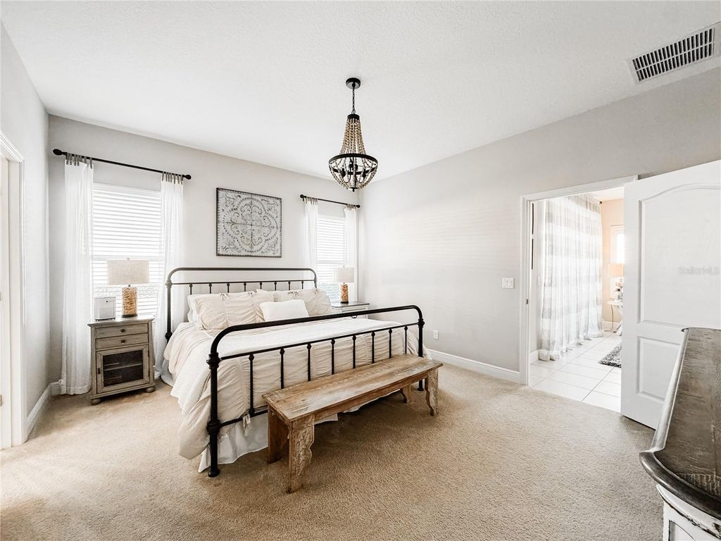 Image 20 of property listing at 12344 WHISPER LAKE DRIVE, Bradenton, FL 34211