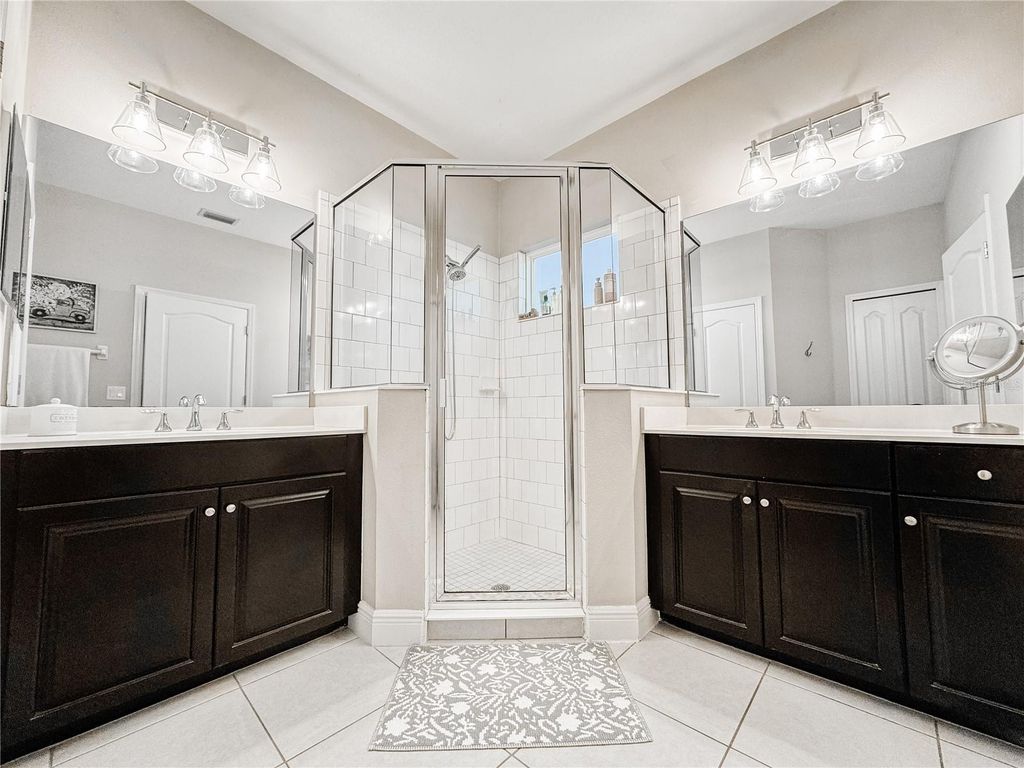 Image 21 of property listing at 12344 WHISPER LAKE DRIVE, Bradenton, FL 34211