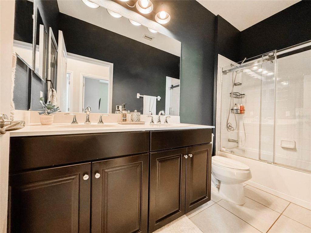 Image 27 of property listing at 12344 WHISPER LAKE DRIVE, Bradenton, FL 34211