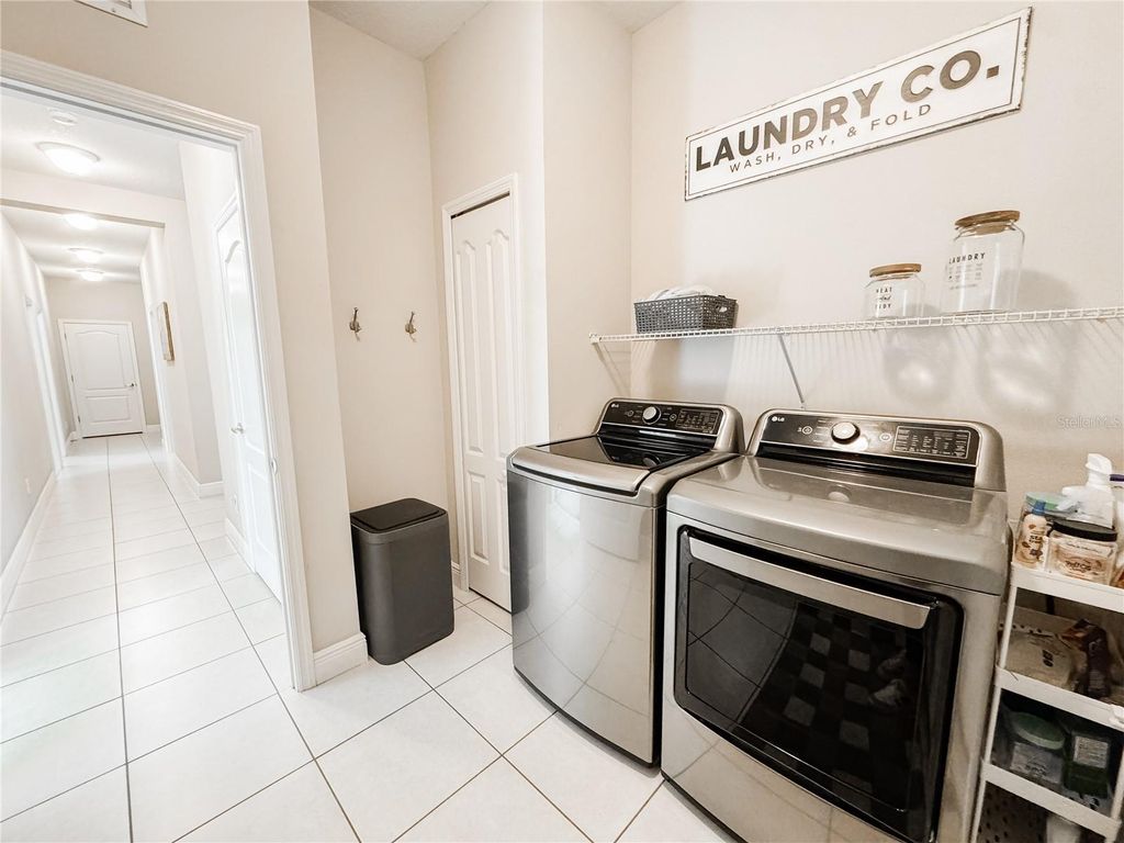 Image 33 of property listing at 12344 WHISPER LAKE DRIVE, Bradenton, FL 34211