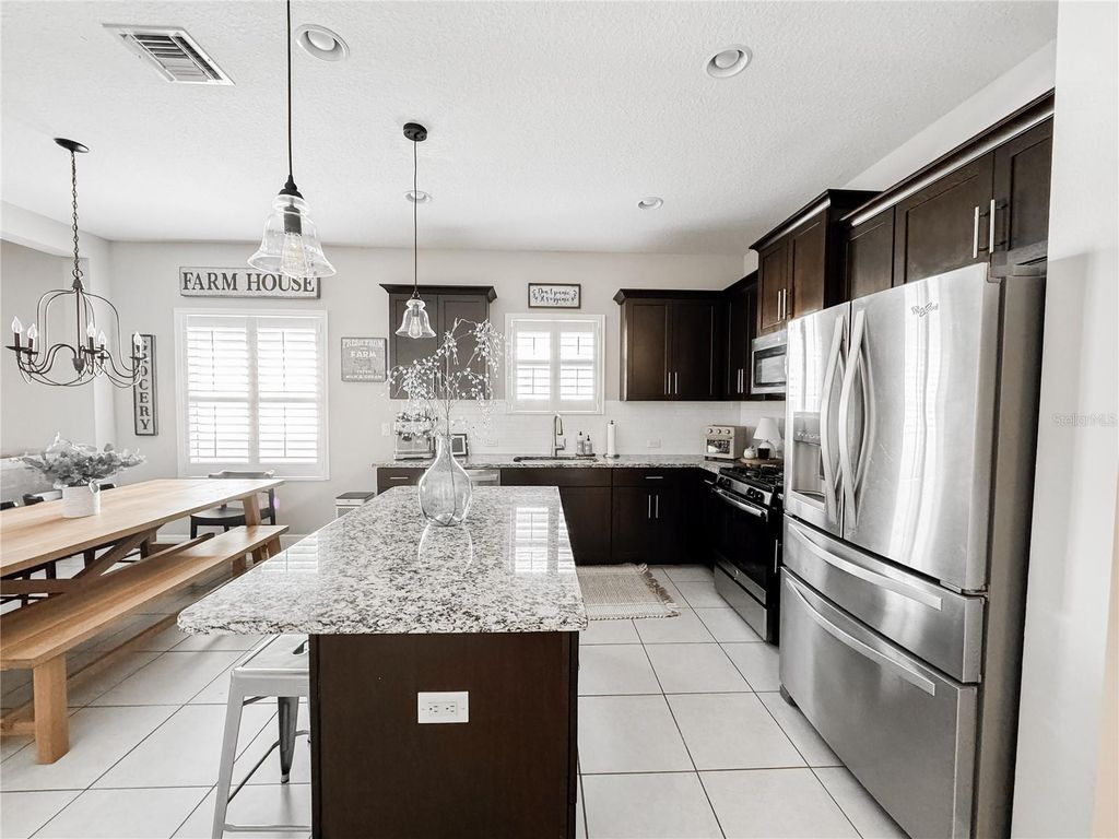 Image 8 of property listing at 12344 WHISPER LAKE DRIVE, Bradenton, FL 34211