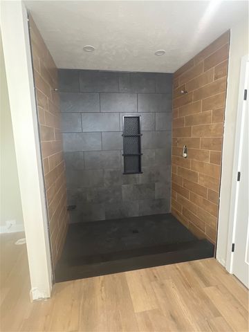 107 Willow Village Dr, Pittsburgh, PA 15239