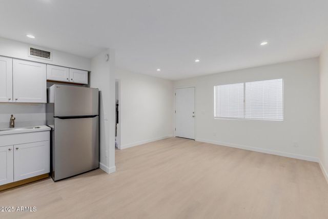 936 W RIO SALADO Parkway 3, Mesa, AZ 85201