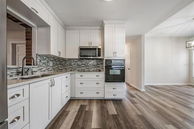 4907 N MENDENHALL DRIVE, Tampa, FL 33603