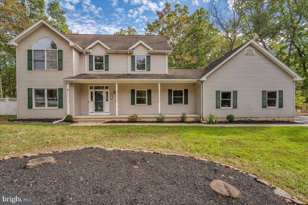 28 WINFIELD DR, Berlin, NJ 08009