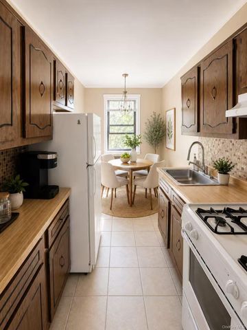 42-52 Layton Street 1H, Elmhurst, NY 11373