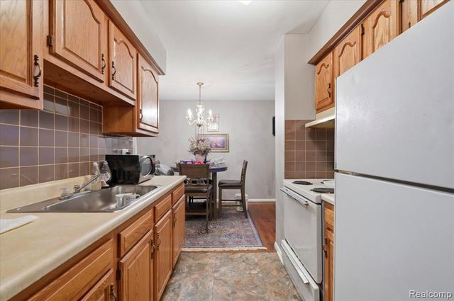 25713 Salem Street, Roseville, MI 48066