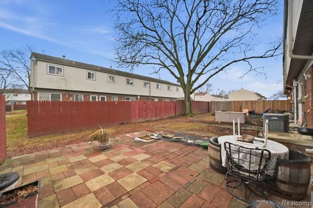 25713 Salem Street, Roseville, MI 48066