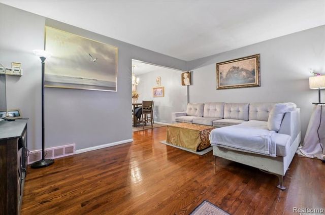 25713 Salem Street, Roseville, MI 48066