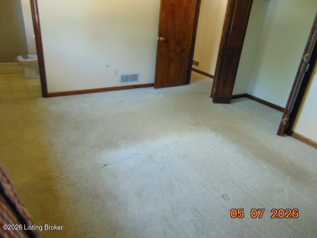 10409 Charleswood Rd, Louisville, KY 40229