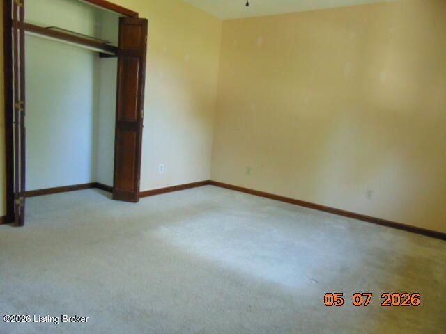 10409 Charleswood Rd, Louisville, KY 40229