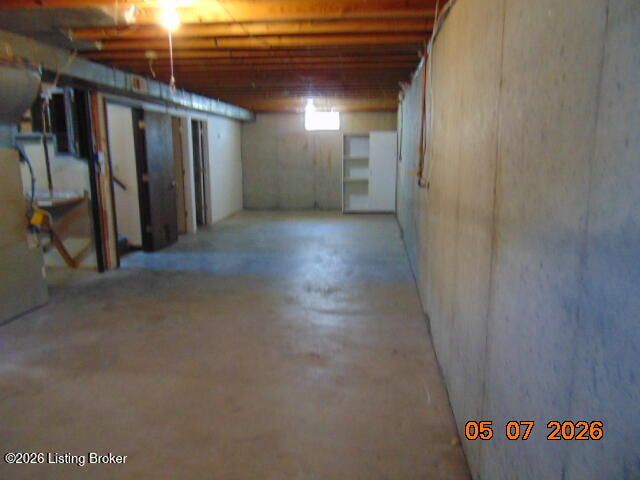 10409 Charleswood Rd, Louisville, KY 40229