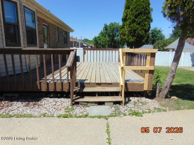 10409 Charleswood Rd, Louisville, KY 40229