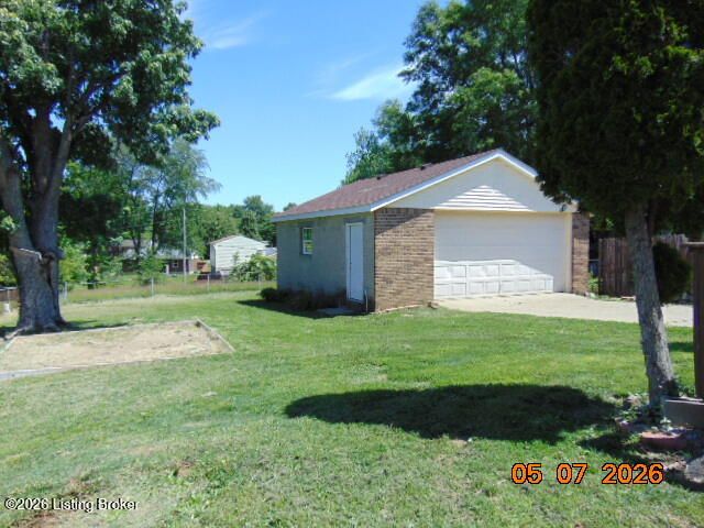 10409 Charleswood Rd, Louisville, KY 40229