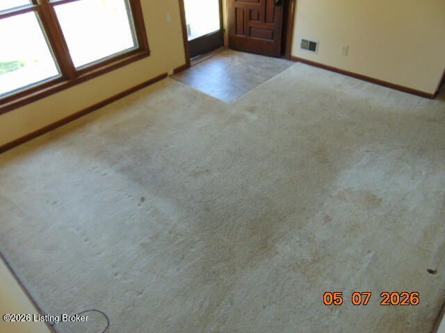10409 Charleswood Rd, Louisville, KY 40229