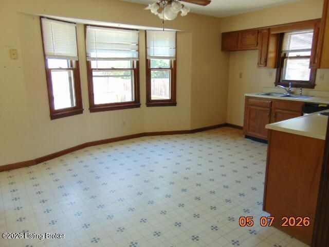 10409 Charleswood Rd, Louisville, KY 40229
