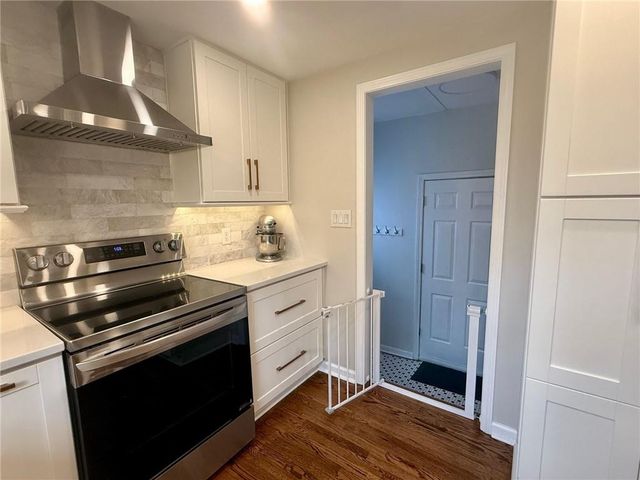 5709 W 78th Street, Prairie Village, KS 66208