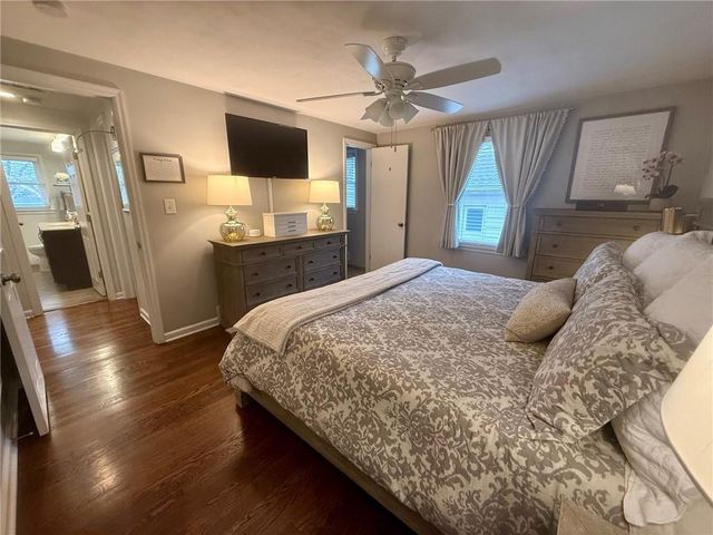 5709 W 78th Street, Prairie Village, KS 66208