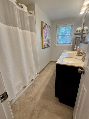 5709 W 78th Street, Prairie Village, KS 66208