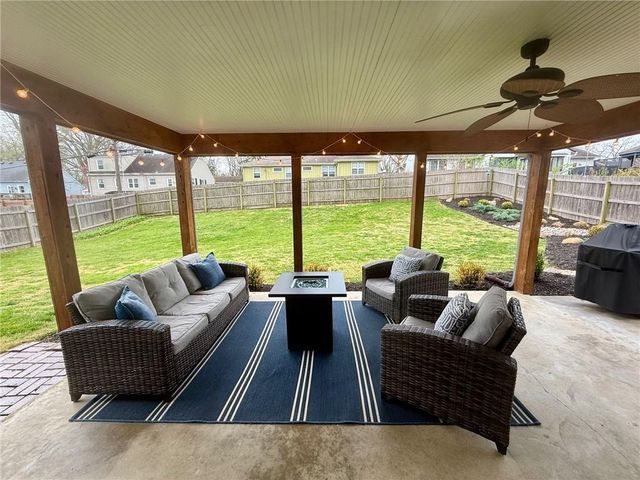 5709 W 78th Street, Prairie Village, KS 66208