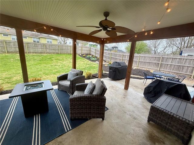 5709 W 78th Street, Prairie Village, KS 66208