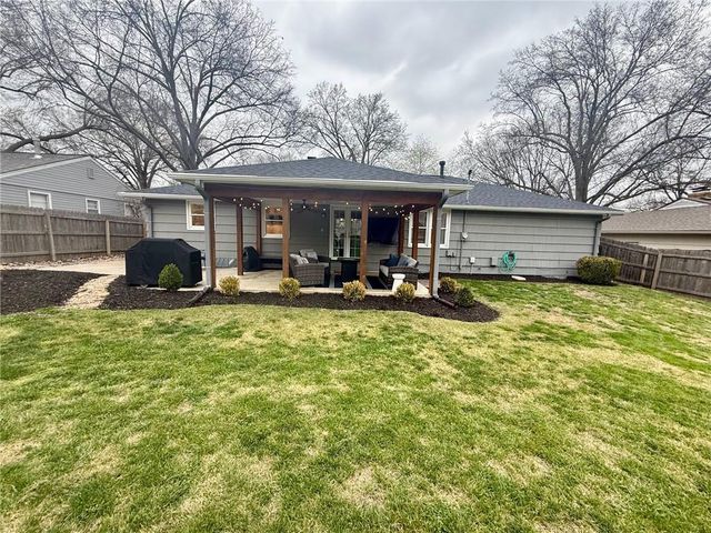 5709 W 78th Street, Prairie Village, KS 66208