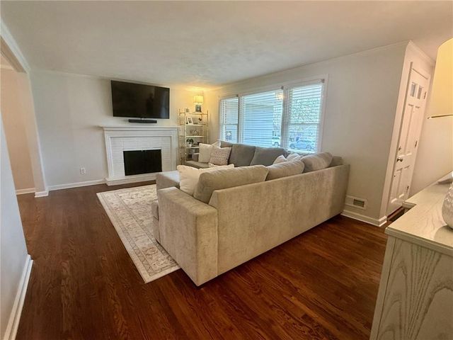 5709 W 78th Street, Prairie Village, KS 66208