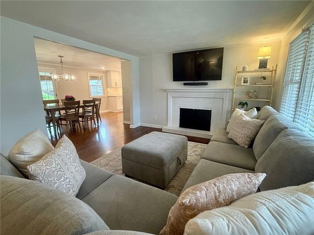 5709 W 78th Street, Prairie Village, KS 66208