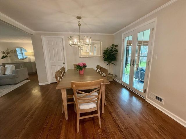 5709 W 78th Street, Prairie Village, KS 66208