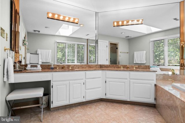 228 MUNN LN, Cherry Hill, NJ 08034